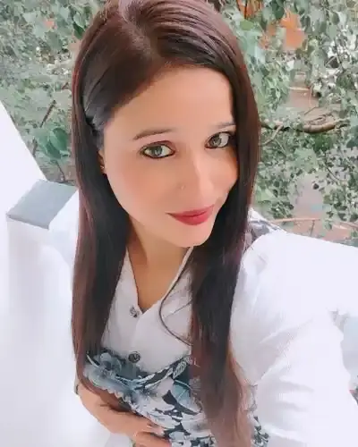 Call Girls in KirtiNagar