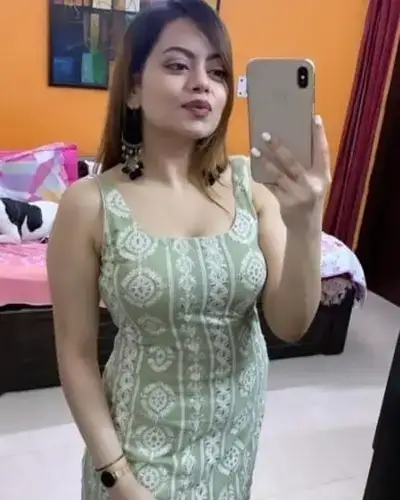 Call Girl in KirtiNagar